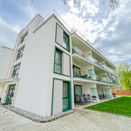 Villa Bauhaus Wellness Apartments 207 - Petiteplage Siófok Exterior foto